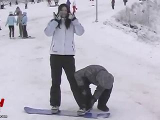 الآسيوية زوجان مجنون snowboarding و جنسي مغامرات وسائل التحقق