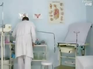 Iveta gyno fica e anale divaricatore verifica a clinica