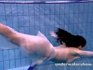 Andrea klipp fin kropp underwater