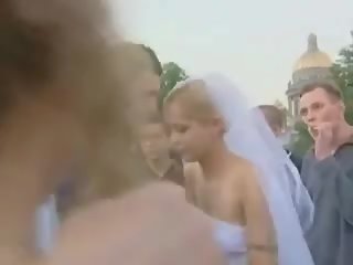 Līgava uz publisks jāšanās immediately immediately pēc kāzas