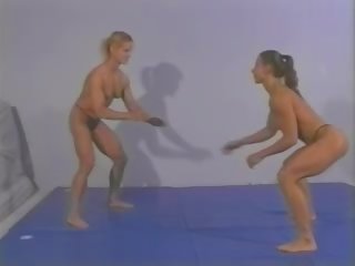 Freier oberkörper ringen tschechisch weiblich bodybuilder vs fitness modus