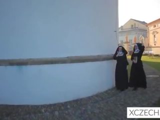 Bizzare vuxen filma med catholic nuns! med gigantisk!