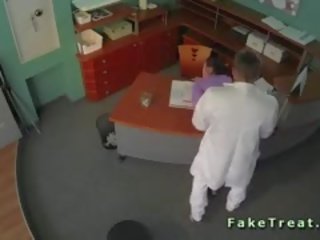 Veiligheid camera neuken in namaak ziekenhuis