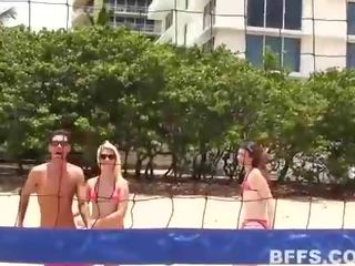 Beach Volleyball As petting