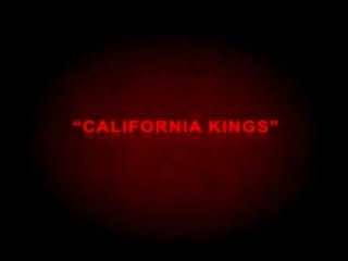 California kings. ক্লাসিক ঘরের বাইরে তিনজনের চুদা.