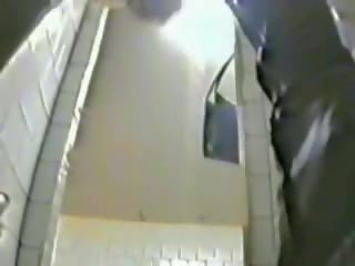 P0 뱃사공 숨겨진 캠 시청 소녀 오줌 에 러시아의 대학 화장실