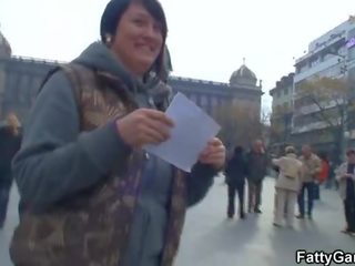 Exceptional fatty picks up a turist and bangs him