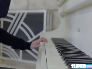 Sedusive petite Sammie Daniels sucks at her piano lesson gets fucked