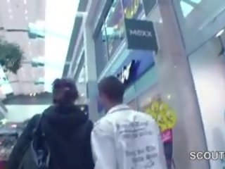 Tineri ceh adolescenta inpulit în mall pentru bani de 2 neamt fellows