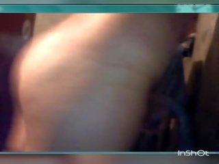 Chica se tôi desnuda por la webcam